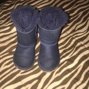Toddler girl uggs with bows. Navy blue. Size 8